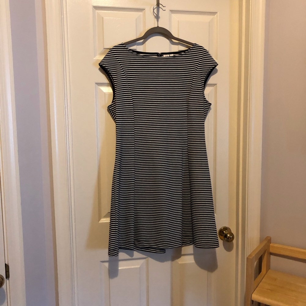 GAP mini dress black/white stripe size 12